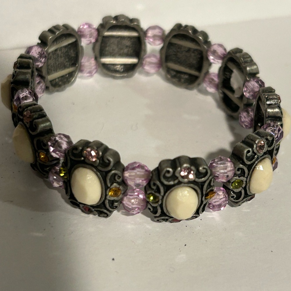 Vintage-Inspired Cream and Purple Beaded Bracelet
